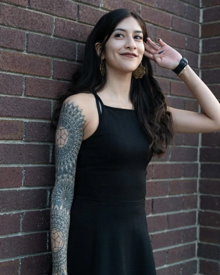 Geometric Hand Tattoos: Bold Symmetry at Your Fingertips.